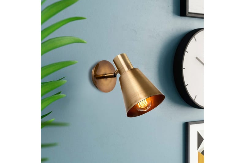 Vägglampa Gullis Triangular Antik - Guld - Belysning & el - Inomhusbelysning & lampor - Vägglampa