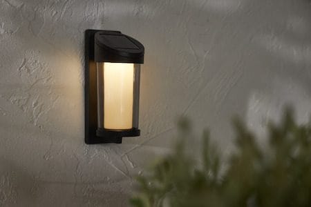 Alippa Solcellsvägglykta 8.5 cm - svart med rökfärgat glas - Belysning & el - Utomhusbelysning - Solcellslampa & solcellsbelysning