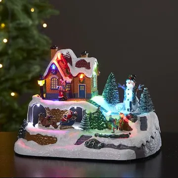 Juldekoration Winterville Roterande Julby 23,5x17 cm - Flerfärgad - Inredning - Julpynt & helgdekoration - Julpynt & juldekoration - Julängel & julfigur