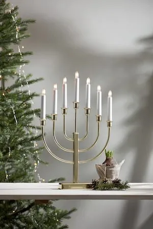 Kristina Adventsljusstake 31 cm - Ljusstake i Metall för Advent - Mässingsguld - Inredning - Julpynt & helgdekoration - Julpynt & juldekoration