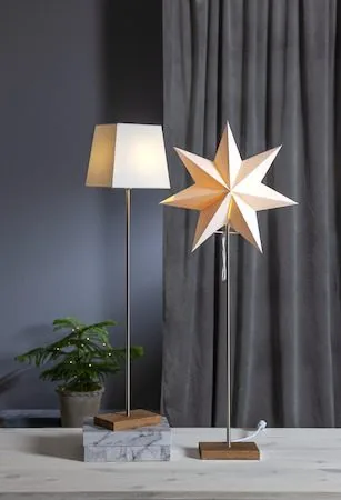 Moa Hög Adventsstjärna på Fot 82 cm med skärm i Plast med Metallstativ - Vit - Inredning - Julpynt & helgdekoration - Julpynt & juldekoration