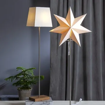 Moa Hög Adventsstjärna på Fot 82 cm med skärm i Plast med Metallstativ - Vit - Inredning - Julpynt & helgdekoration - Julpynt & juldekoration