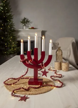 Selma Adventsljusstake 25 cm - Ljusstake i Trä för Advent - Vinröd - Inredning - Julpynt & helgdekoration - Julpynt & juldekoration