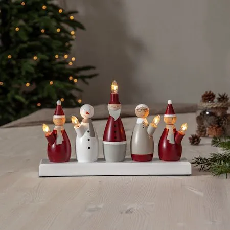 Tomtefamilj Adventsljusstake Luciatåg 33.5 cm - Ljusstake i Trä för Advent - Vinröd - Inredning - Julpynt & helgdekoration - Julpynt & juldekoration