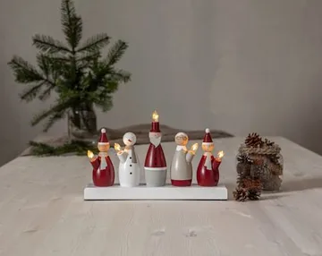 Tomtefamilj Adventsljusstake Luciatåg 33.5 cm - Ljusstake i Trä för Advent - Vinröd - Inredning - Julpynt & helgdekoration - Julpynt & juldekoration