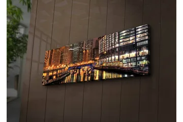 Canvastavla med LED-belysning 30x90 cm - Nattlig stadsbild med reflektioner i vattnet - Guld / Blå / Svart - Inredning - Tavlor & konst - Canvastavlor