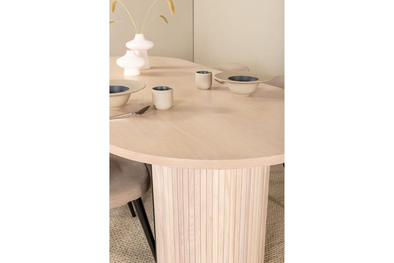 Biana Matgrupp 200 cm Oval inkl 4 Velvets Stolar - Beige/Svart - Möbler - Bord & matgrupper - Matgrupper