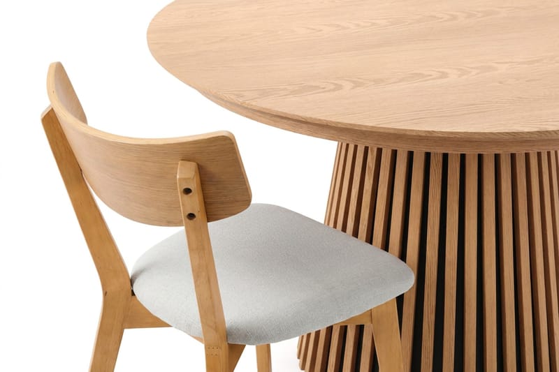 Peyra Rund Utdragbar Matgrupp 120-220 cm – Matbord med 4 Amelia Matstolar i Trä med Ekutseende - Natur - Möbler - Bord & matgrupper - Matgrupper