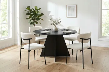 Vera Matgrupp runt 110 cm med 4 Lucy Matstolar - Svartlaserad ek - Möbler - Bord & matgrupper - Matgrupper