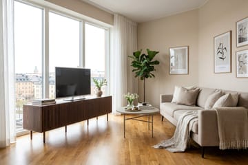 Peyra Ribbad TV-bänk 200 cm med Förvaring, Trä- och Valnötsutseende - Brun - Möbler - Tv möbel & mediamöbel - TV bänk & mediabänk