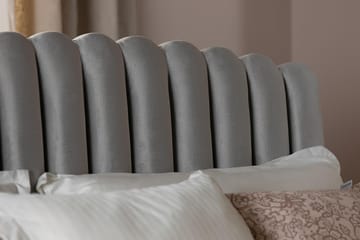 Princess Komplett Sängpaket – Kontinentalsäng 180x200 cm i Tyg med Sänggavel + Bäddmadrass med Fasthetsgrad Medium - Grå - Möbler - Säng - Komplett sängpaket