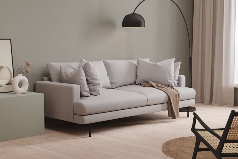 Menard 4-sits Djup Tygsoffa - Ljusgrå - Möbler - Soffa - 4 sits soffa