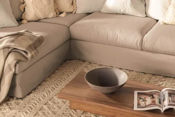 Menard 4-sits Vänstervänd L-formad Djup Schäslongsoffa i Tyg - Beige - Möbler - Soffa - Divansoffor & schäslongsoffa