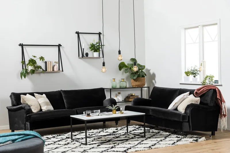 Howard Classic 2-sits Svängd Sammetssoffa - Svart - Möbler - Soffa - Howardsoffor