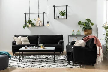 Howard Classic 2-sits Svängd Sammetssoffa - Svart - Möbler - Soffa - Howardsoffor