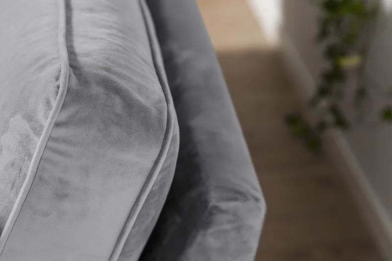 Howard soffa utan divan & schäslong Bloomington Howard Classic Sammetssoffa 3-sits Vera 2, Grå Sammet - Möbler - Soffa - 3 sits soffa