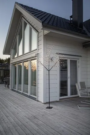 Albero Dekorationsträd belysning 250 cm - svart med vita ljuspunkter - Trädgård & spabad - Utemiljö - Altan & terrass - Altanbelysning