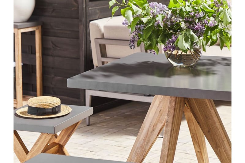 Trädgårdsset av Utebord och 4 pallar 90 x 90 cm OLBIA - Grå - Utemöbler - Utegrupp - Cafeset